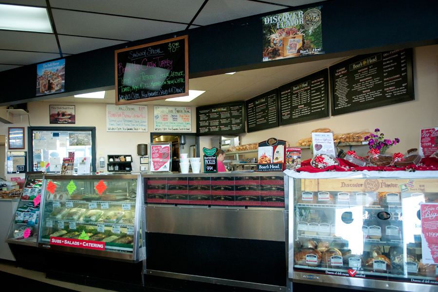 The Deli at Pelham Falls offers a wide selection of sandwiches, salads and desserts in New York style. Photo: Emma Klak 