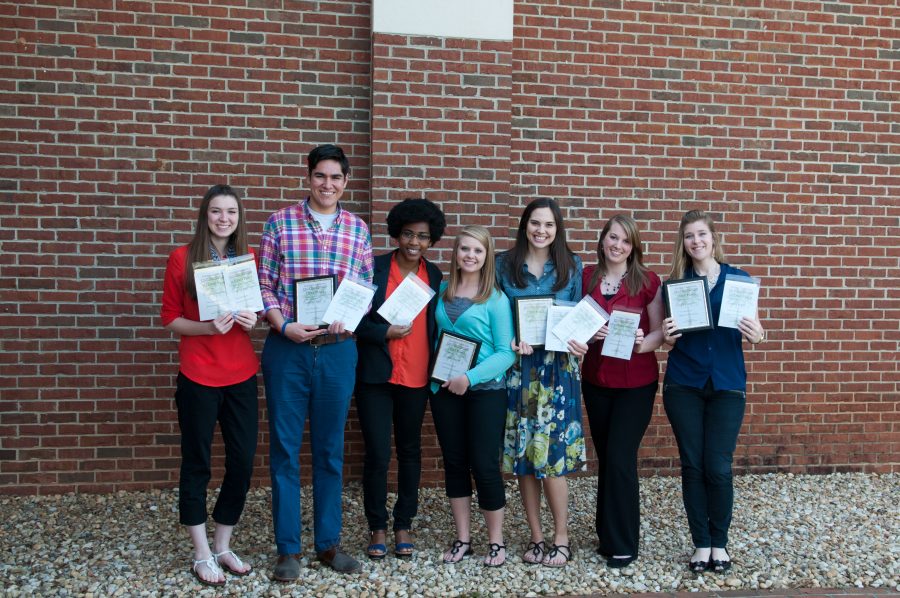 Members+of+The+Collegian+staff+display+awards+received+at+the+SCPA+Collegiate+Meeting+at+Clemson.+Photo%3A+Betty+Solomon