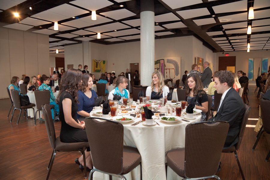 Student leaders converse during the 2013 Student Leadership Banquet. Photo: Photo Services