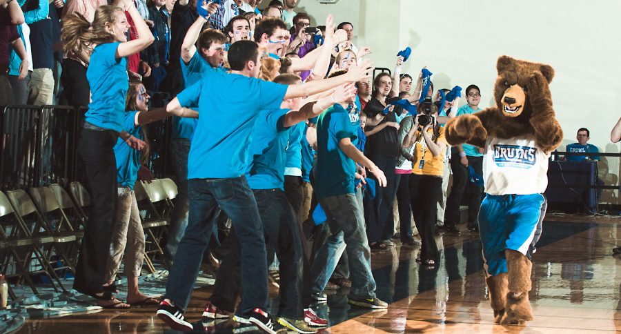 Photo+of+midnight+madness%2C+the+event+introducing+the+BJU+intercollegiate+team.