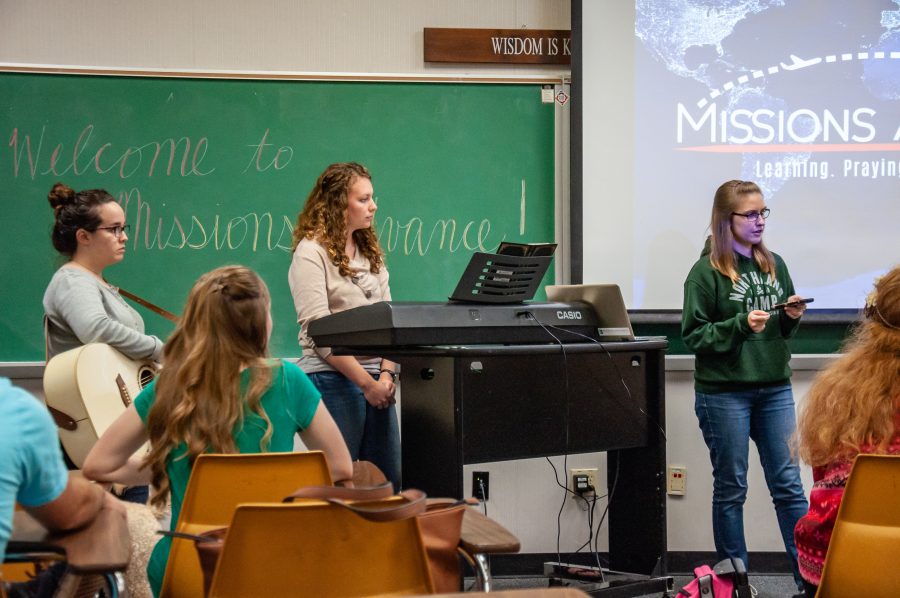 Missions Advance gives students a dedicated time to collectively lift missionaries up in prayer. Photo: Robby Jorgensen