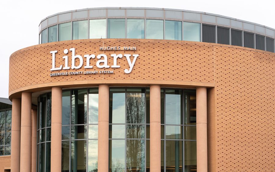 The+exterior+of+Hughes+Main+Library+has+a+lot+of+large+glass+windows%2C+Hughes+Main+Library%2C+Greenville%2C+SC%2C+February%2C+18%2C+2019.+%28Charles+Billiu%29
