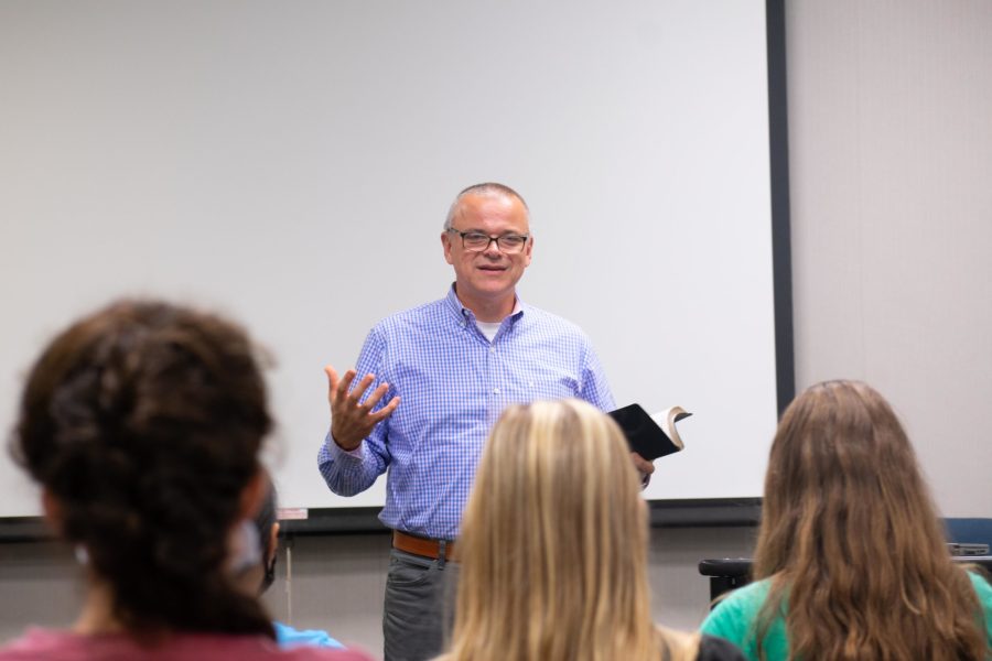 Jon Daulton shares his experience with students interested in ministry.
Photo: Melia Covington