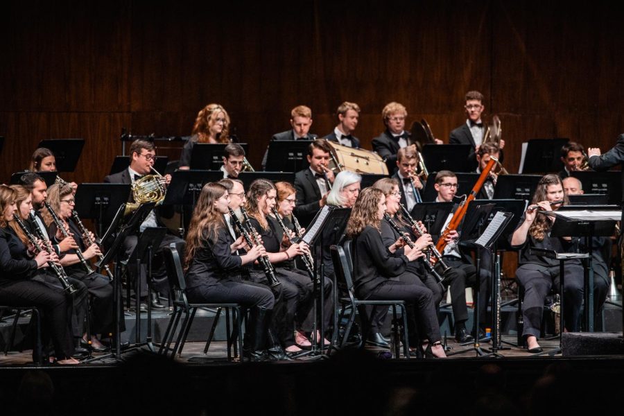 The+Symphonic+Wind+Band+is+open+to+students+of+any+major%2C+although+most+of+the+members+are+music+majors+and+graduate+students.