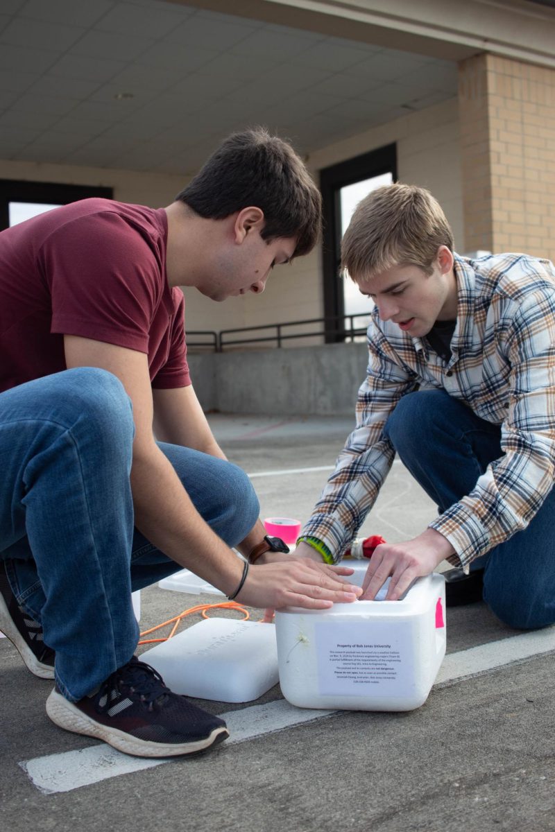 Students work on the payload.