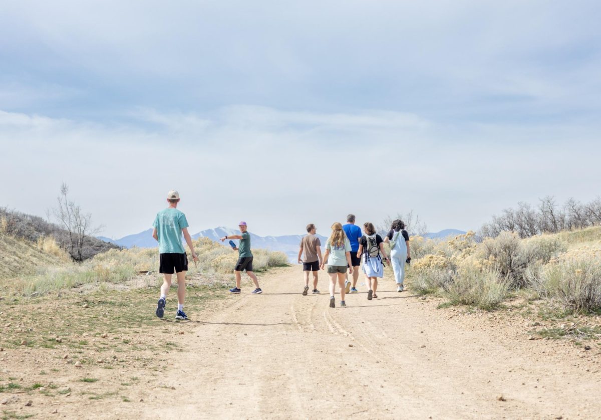 BJU students taking a hike in Utah